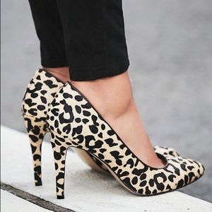 Dolce Vita Cotton Castle Leopard Pumps